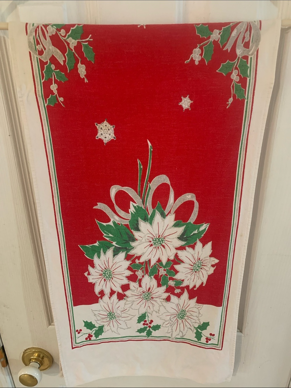 Holiday Poinsettia Table Runner - Red and White